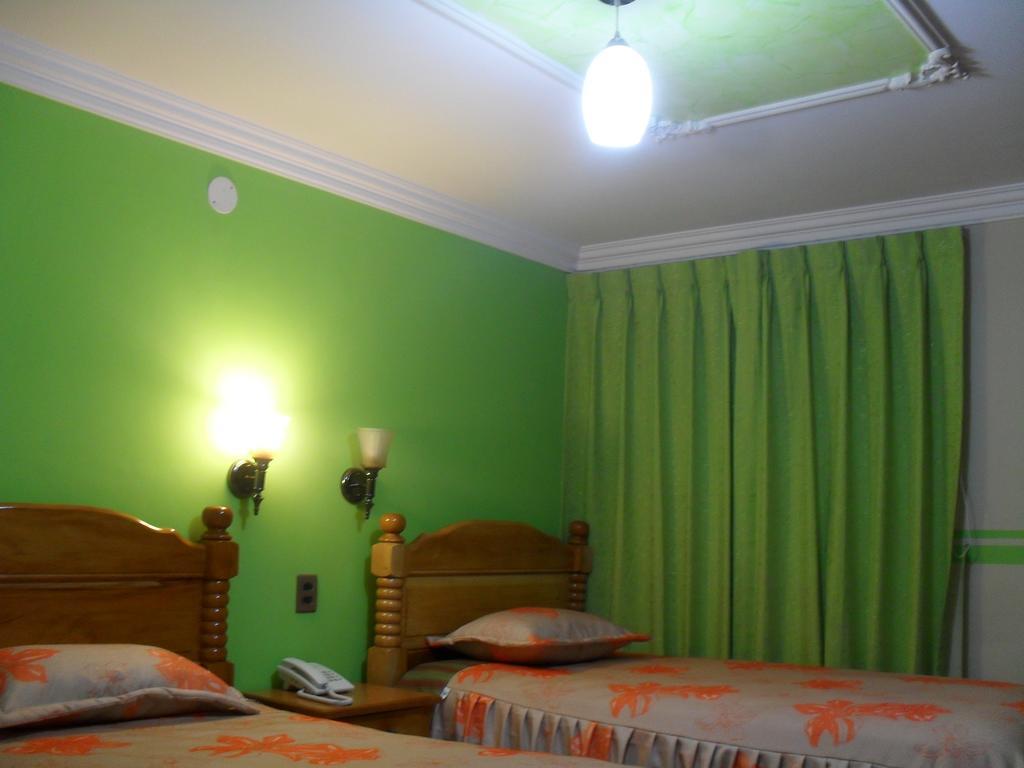 Hostal Corona Blanca Sucre Zimmer foto