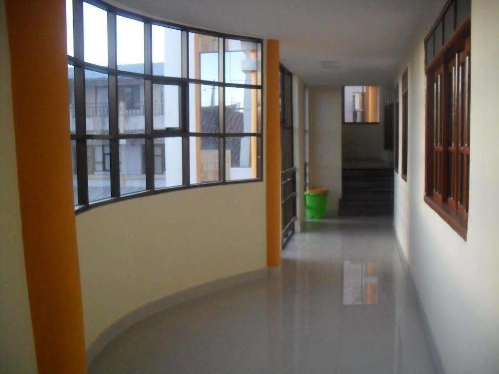 Hostal Corona Blanca Sucre Exterior foto